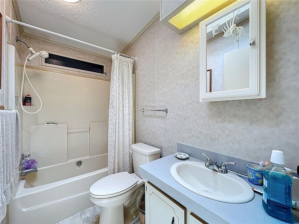 Active With Contract: $199,000 (2 beds, 2 baths, 1480 Square Feet)