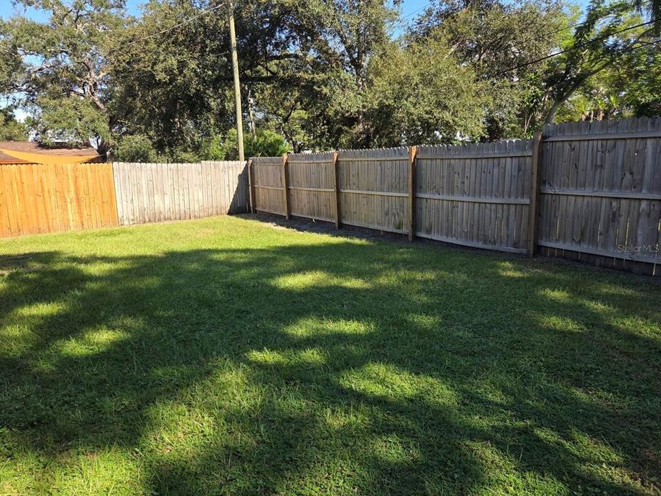 Под контрактом: $1,495 (2 спален, 1 ванн, 700 Квадратных фут)