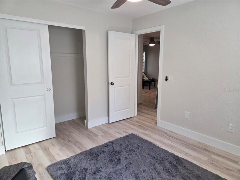 Под контрактом: $1,495 (2 спален, 1 ванн, 700 Квадратных фут)