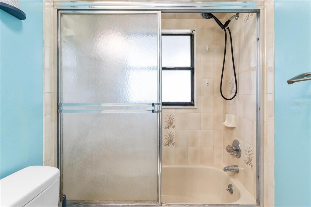 For Sale: $265,000 (3 beds, 2 baths, 1514 Square Feet)