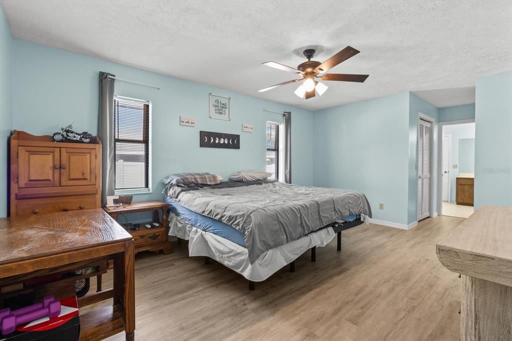 For Sale: $265,000 (3 beds, 2 baths, 1514 Square Feet)