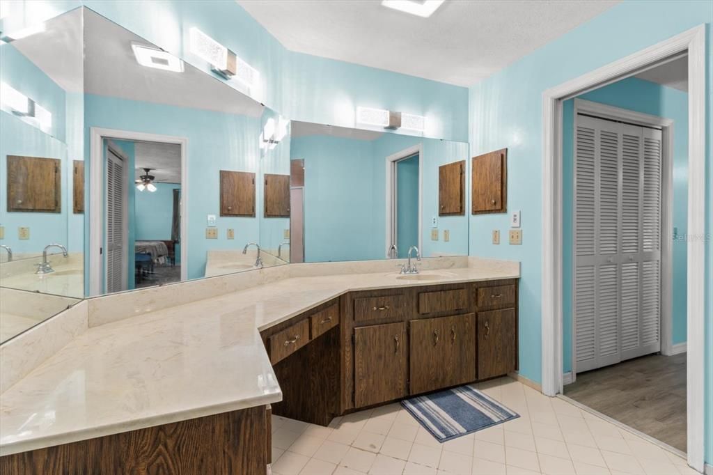 For Sale: $265,000 (3 beds, 2 baths, 1514 Square Feet)