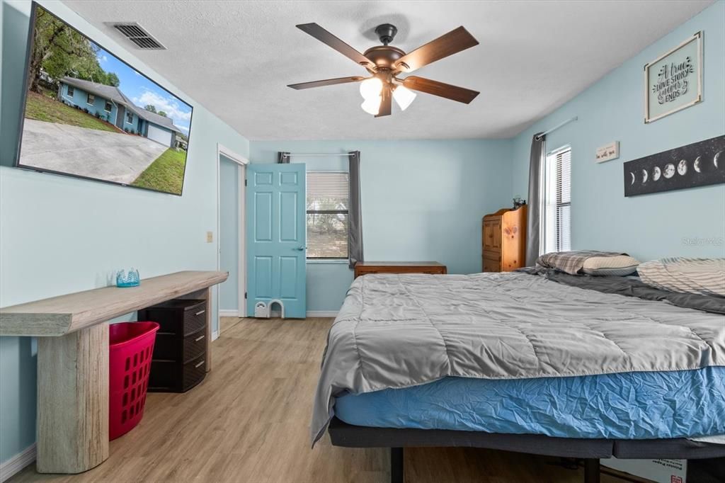 For Sale: $265,000 (3 beds, 2 baths, 1514 Square Feet)