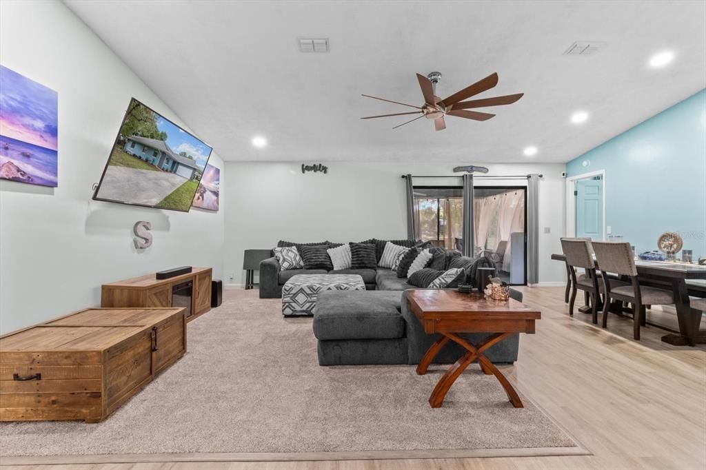 For Sale: $265,000 (3 beds, 2 baths, 1514 Square Feet)