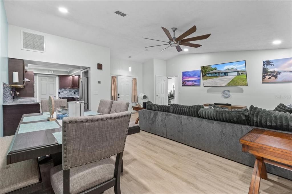 For Sale: $265,000 (3 beds, 2 baths, 1514 Square Feet)