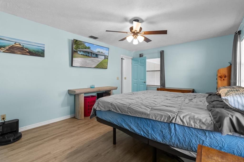 For Sale: $265,000 (3 beds, 2 baths, 1514 Square Feet)