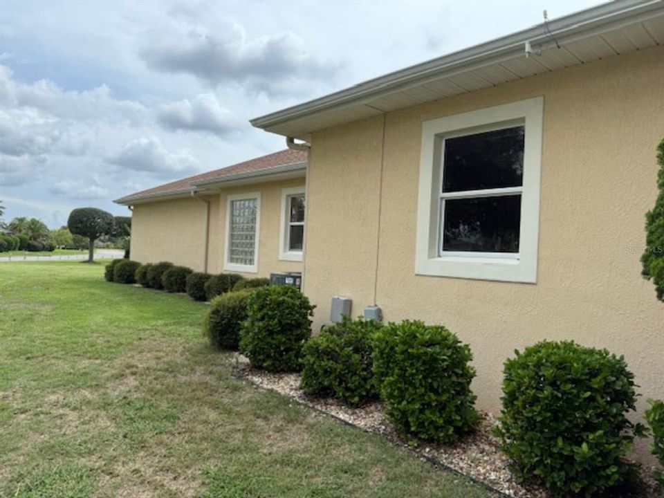 Active With Contract: $711,900 (2 beds, 2 baths, 2439 Square Feet)