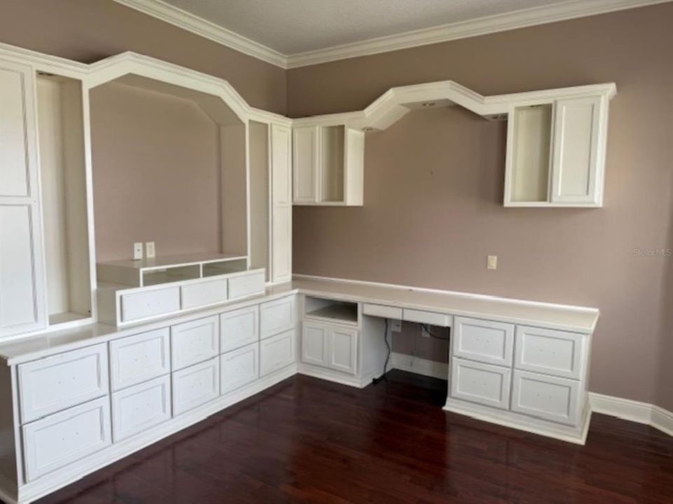 Active With Contract: $711,900 (2 beds, 2 baths, 2439 Square Feet)