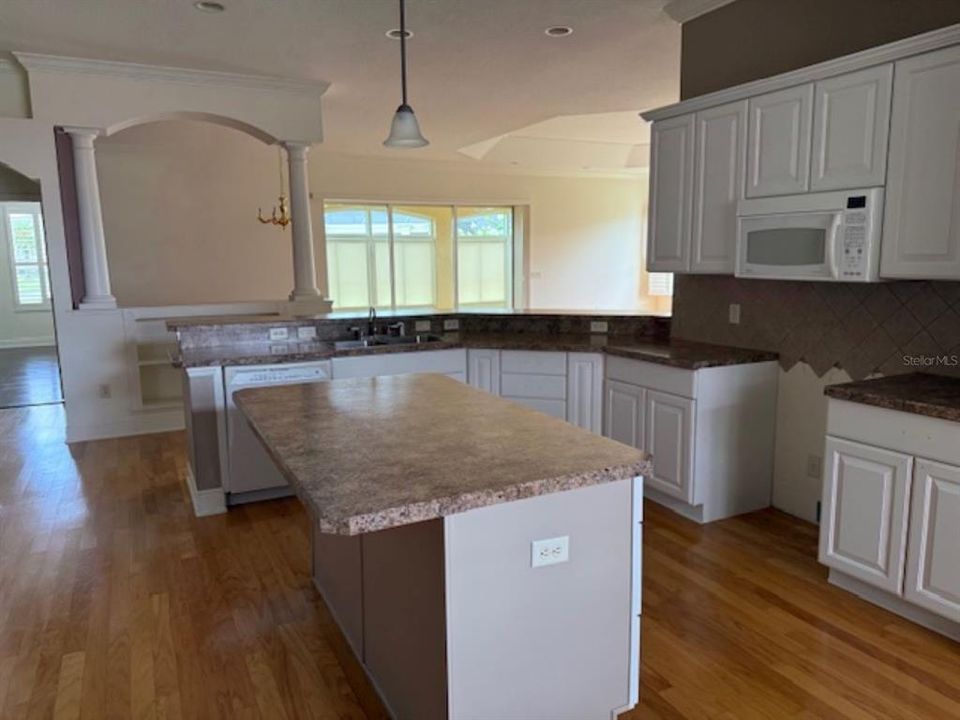 Active With Contract: $711,900 (2 beds, 2 baths, 2439 Square Feet)