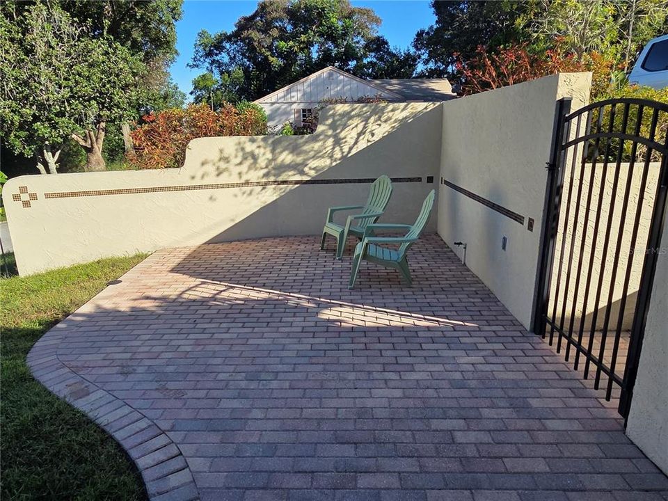 На продажу: $399,000 (4 спален, 2 ванн, 1738 Квадратных фут)