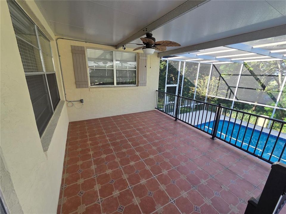 На продажу: $399,000 (4 спален, 2 ванн, 1738 Квадратных фут)