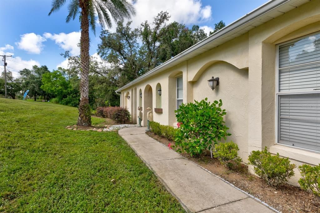 На продажу: $399,000 (4 спален, 2 ванн, 1738 Квадратных фут)