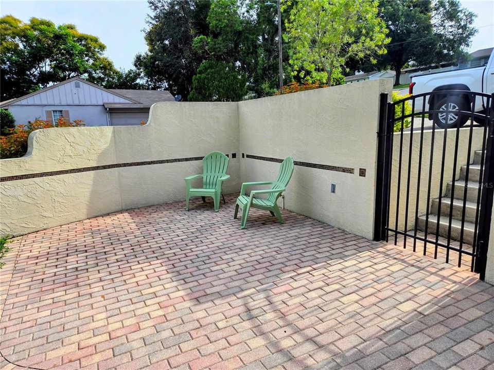 На продажу: $399,000 (4 спален, 2 ванн, 1738 Квадратных фут)