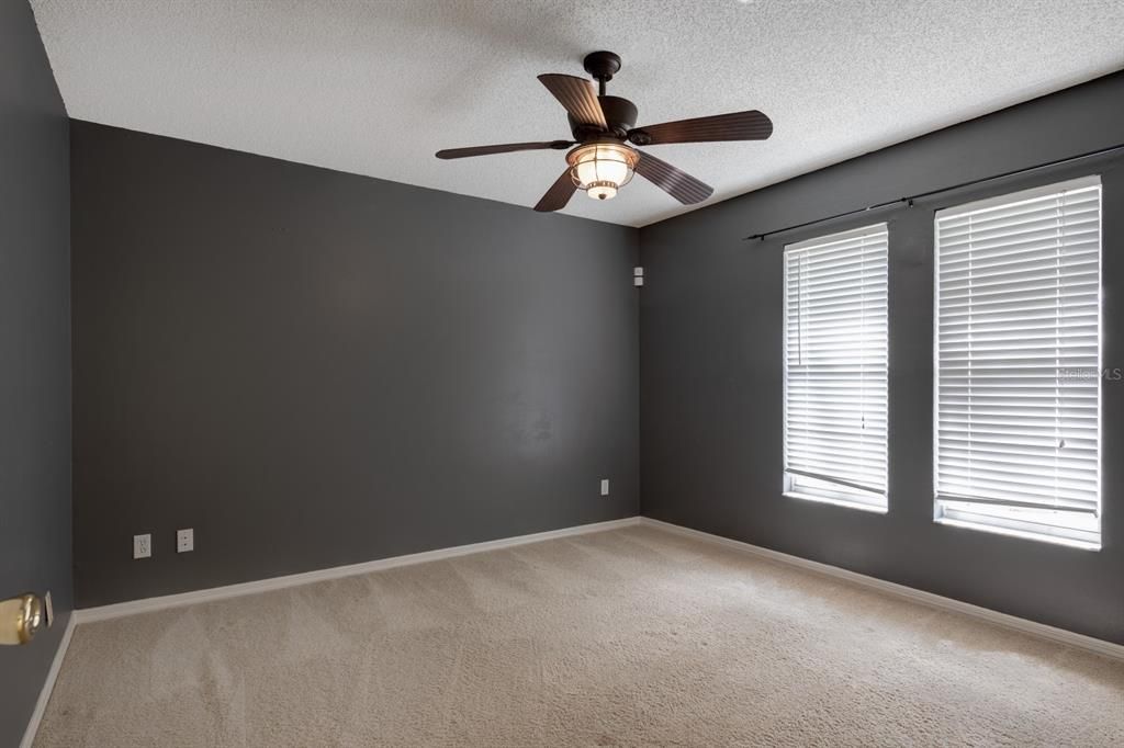 На продажу: $399,000 (4 спален, 2 ванн, 1738 Квадратных фут)