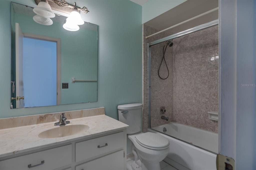 На продажу: $399,000 (4 спален, 2 ванн, 1738 Квадратных фут)