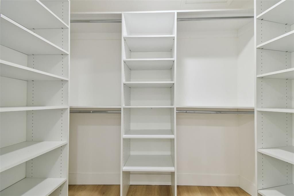 Под контрактом: $779,900 (4 спален, 2 ванн, 2821 Квадратных фут)