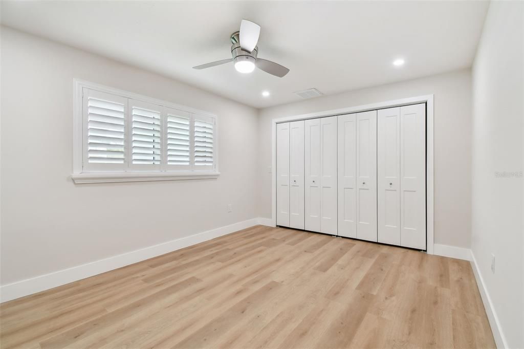 Под контрактом: $779,900 (4 спален, 2 ванн, 2821 Квадратных фут)