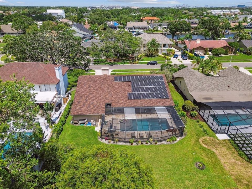 Под контрактом: $779,900 (4 спален, 2 ванн, 2821 Квадратных фут)