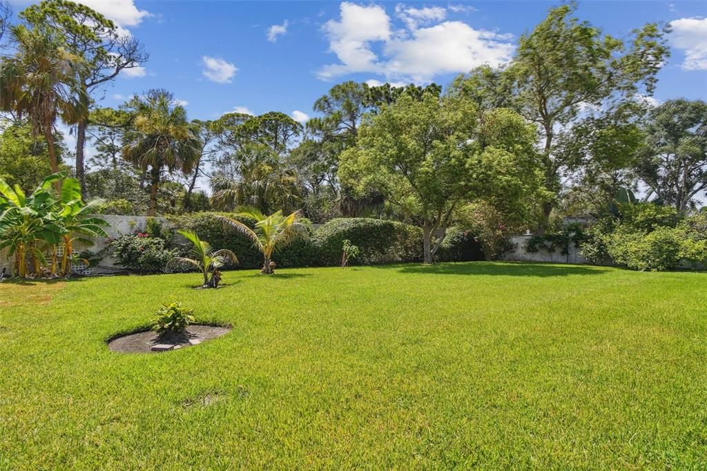 Под контрактом: $779,900 (4 спален, 2 ванн, 2821 Квадратных фут)