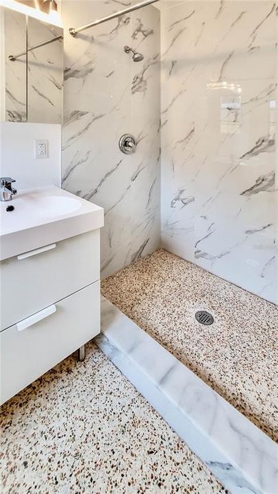 Под контрактом: $1,900 (2 спален, 2 ванн, 1686 Квадратных фут)