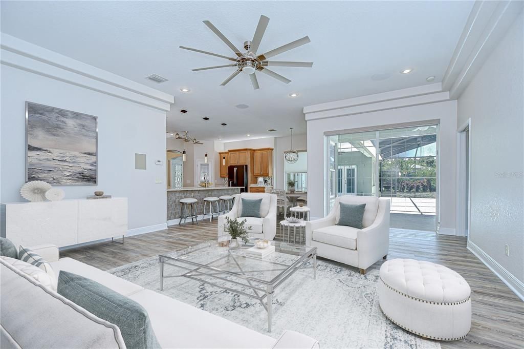 合同活跃: $849,000 (5 贝兹, 3 浴室, 4058 平方英尺)