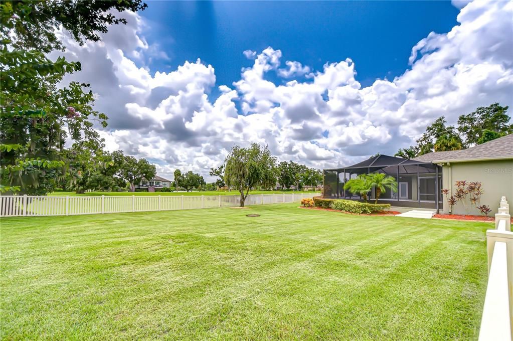 合同活跃: $849,000 (5 贝兹, 3 浴室, 4058 平方英尺)