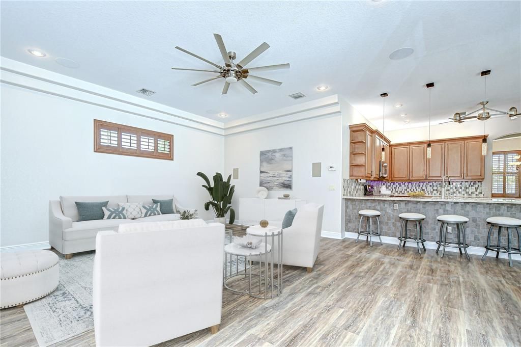 合同活跃: $849,000 (5 贝兹, 3 浴室, 4058 平方英尺)