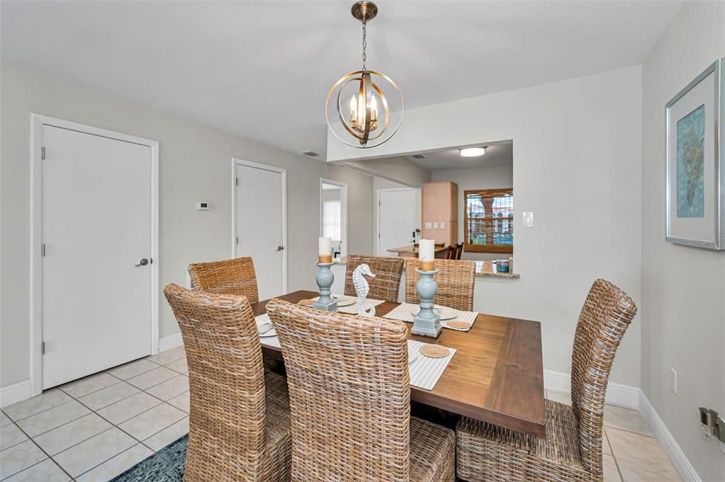 待售: $419,000 (2 贝兹, 2 浴室, 1065 平方英尺)