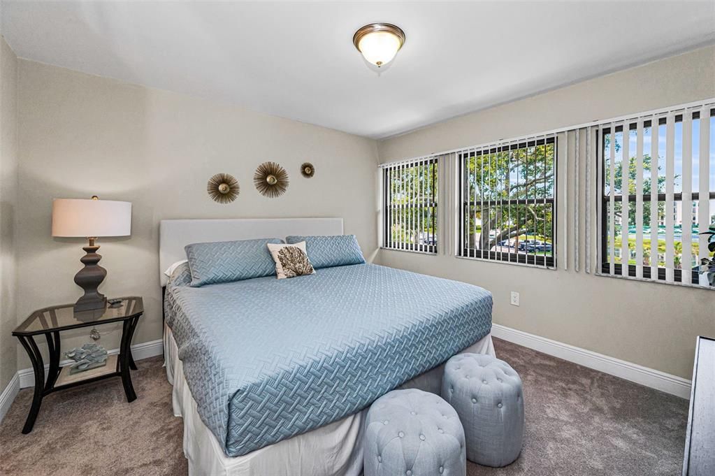 待售: $419,000 (2 贝兹, 2 浴室, 1065 平方英尺)