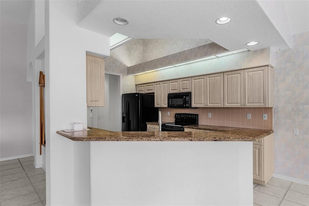 Active With Contract: $600,000 (2 beds, 2 baths, 2208 Square Feet)