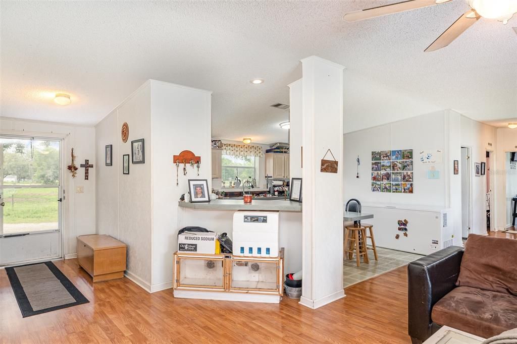 待售: $342,950 (5 贝兹, 2 浴室, 1620 平方英尺)