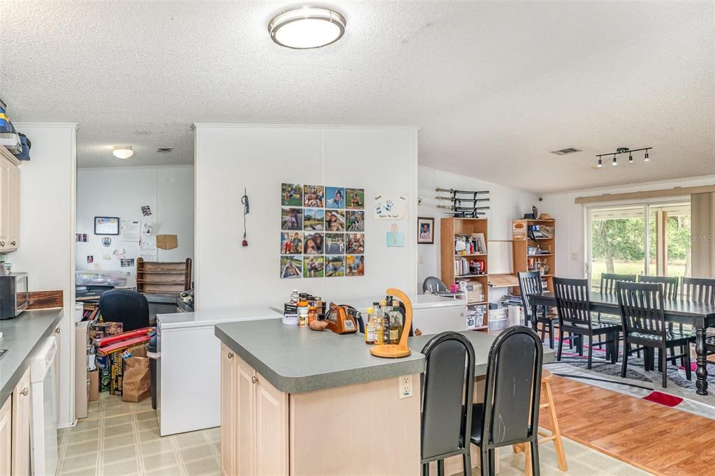 待售: $342,950 (5 贝兹, 2 浴室, 1620 平方英尺)