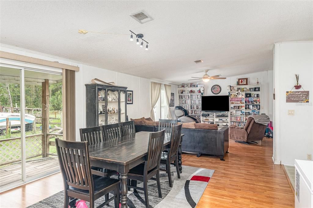 待售: $342,950 (5 贝兹, 2 浴室, 1620 平方英尺)