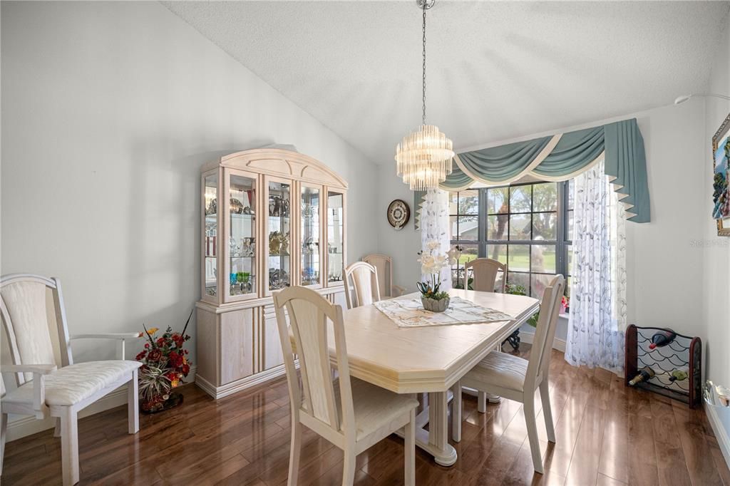 На продажу: $679,000 (4 спален, 2 ванн, 2262 Квадратных фут)