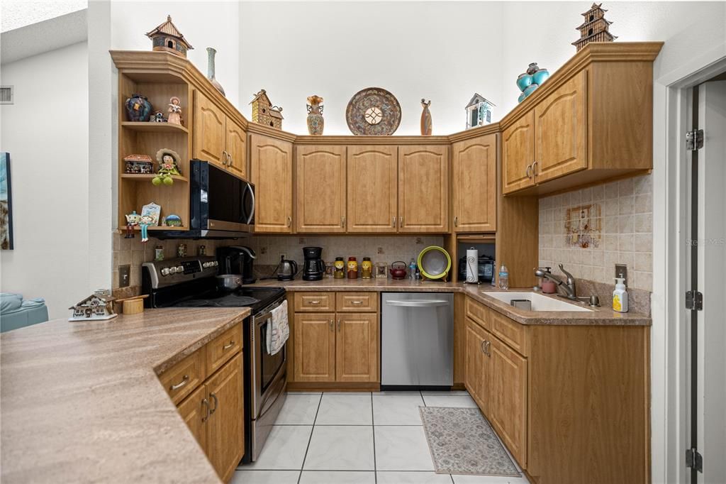 На продажу: $679,000 (4 спален, 2 ванн, 2262 Квадратных фут)