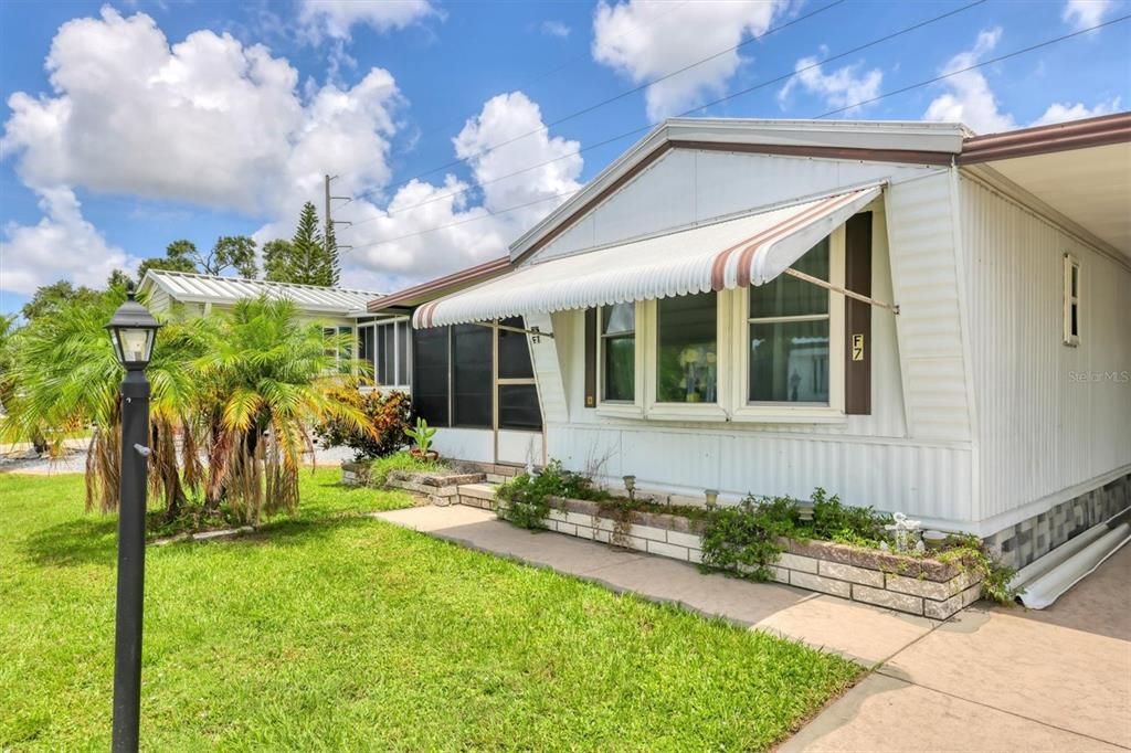 For Sale: $90,000 (2 beds, 2 baths, 784 Square Feet)