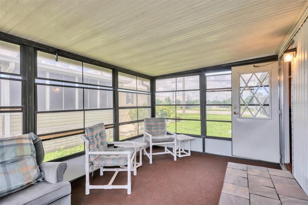 For Sale: $90,000 (2 beds, 2 baths, 784 Square Feet)