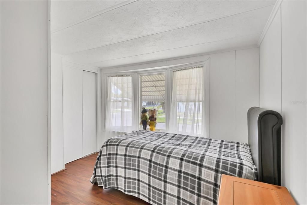 For Sale: $90,000 (2 beds, 2 baths, 784 Square Feet)