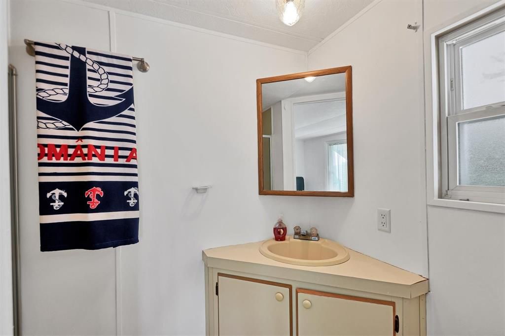 For Sale: $90,000 (2 beds, 2 baths, 784 Square Feet)