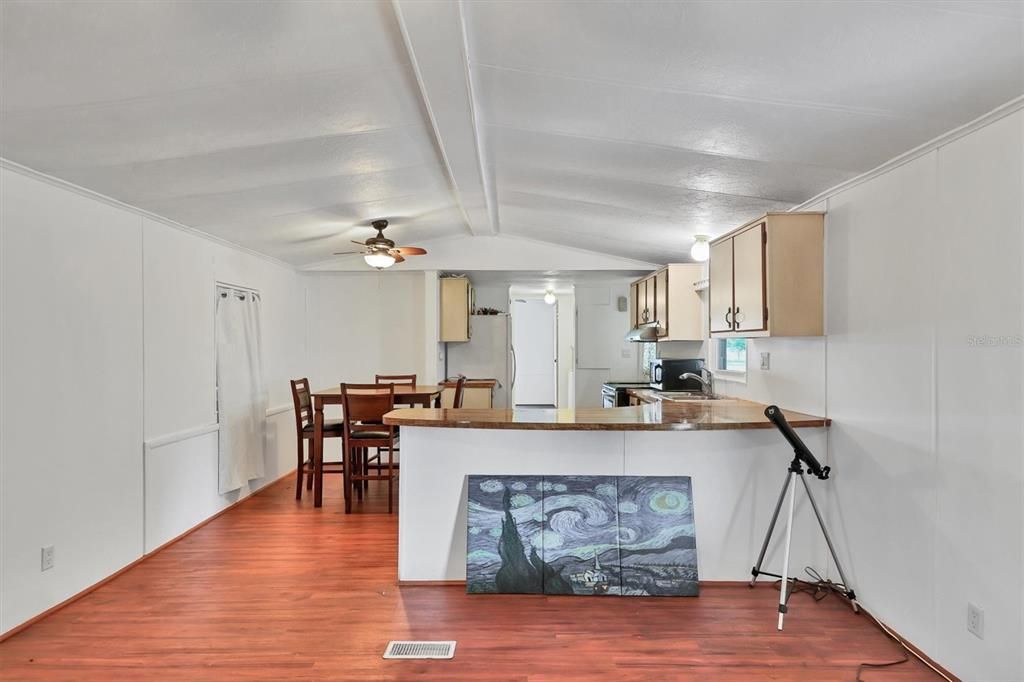 For Sale: $90,000 (2 beds, 2 baths, 784 Square Feet)