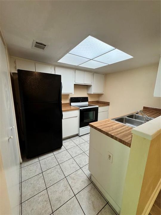 For Sale: $140,000 (2 beds, 2 baths, 1174 Square Feet)