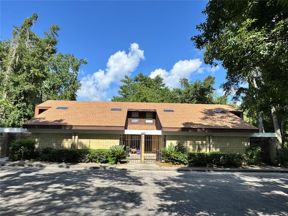 For Sale: $140,000 (2 beds, 2 baths, 1174 Square Feet)