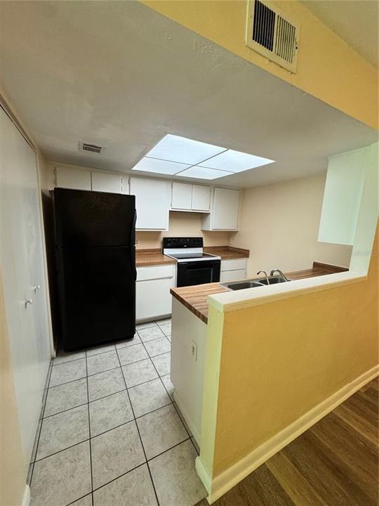 For Sale: $140,000 (2 beds, 2 baths, 1174 Square Feet)