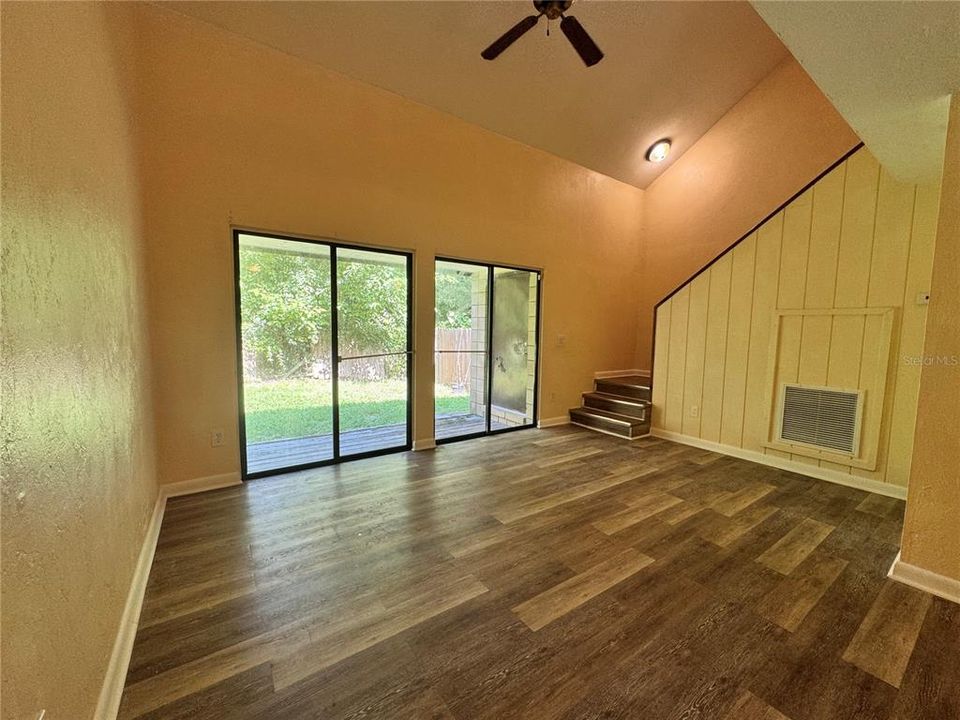 For Sale: $140,000 (2 beds, 2 baths, 1174 Square Feet)