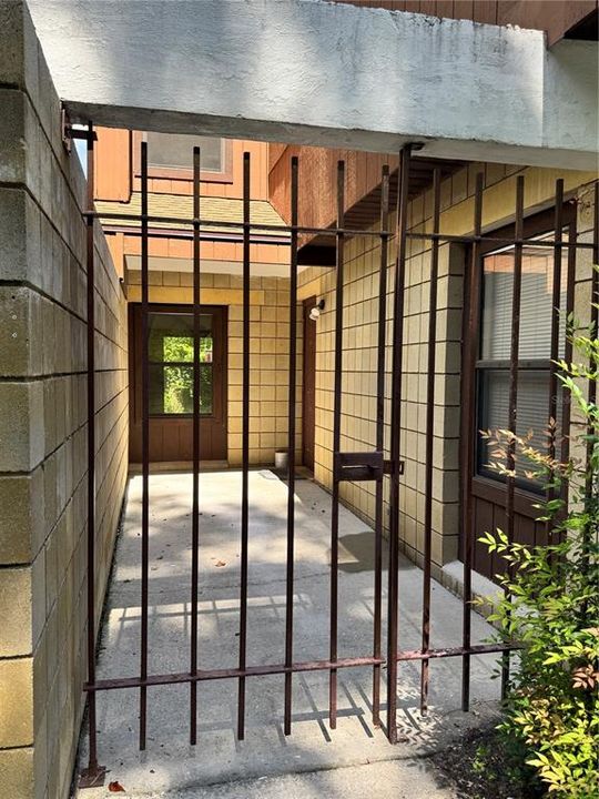 For Sale: $140,000 (2 beds, 2 baths, 1174 Square Feet)