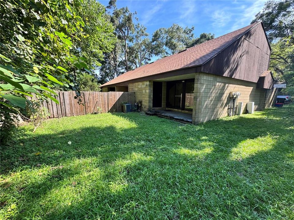 For Sale: $140,000 (2 beds, 2 baths, 1174 Square Feet)