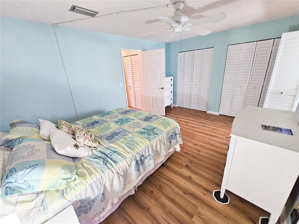 Active With Contract: $149,900 (2 beds, 2 baths, 1120 Square Feet)
