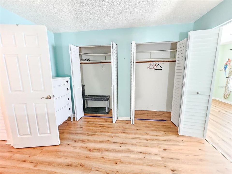 Active With Contract: $149,900 (2 beds, 2 baths, 1120 Square Feet)
