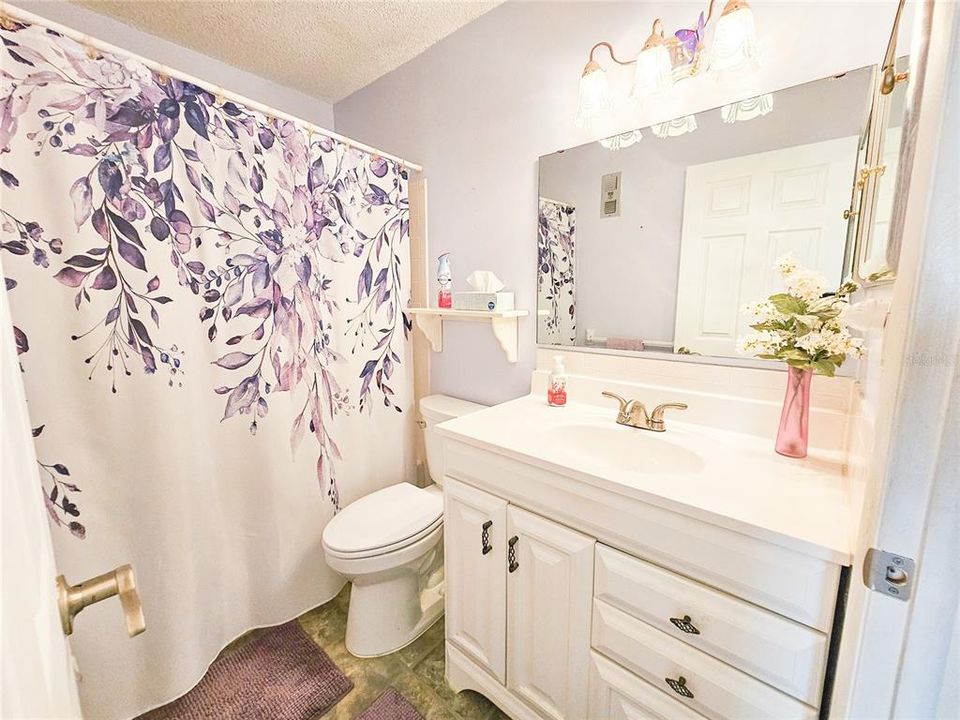 Active With Contract: $149,900 (2 beds, 2 baths, 1120 Square Feet)