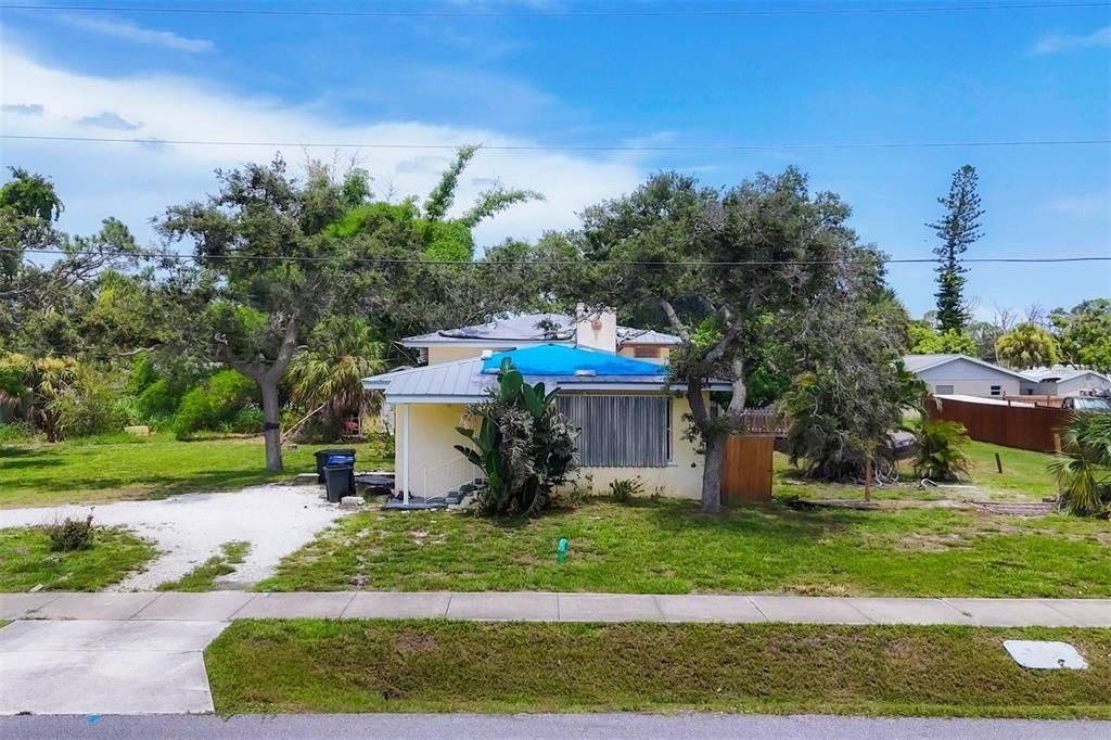 Active With Contract: $200,000 (3 beds, 2 baths, 2002 Square Feet)